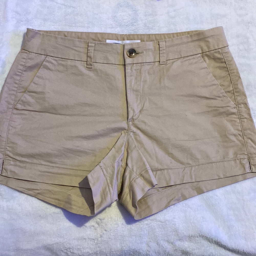 Old Navy Everyday mid rise shorts